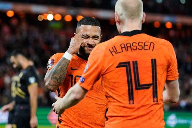 老妇人主场大胜，豪取四连胜稳坐积分榜榜首的简单介绍